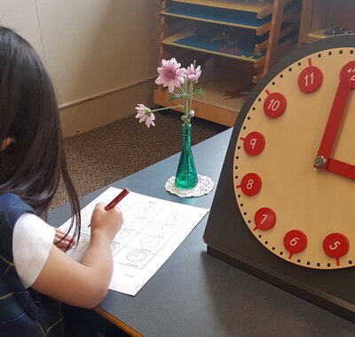 Montessori Clock with Movable Hands kinderhuis
