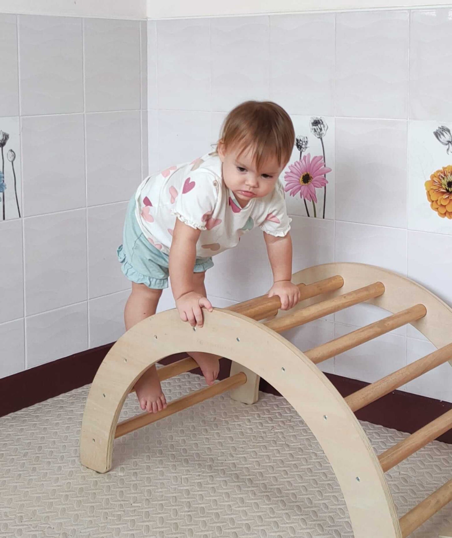 Natural Wood Arch Rocker kinderhuis