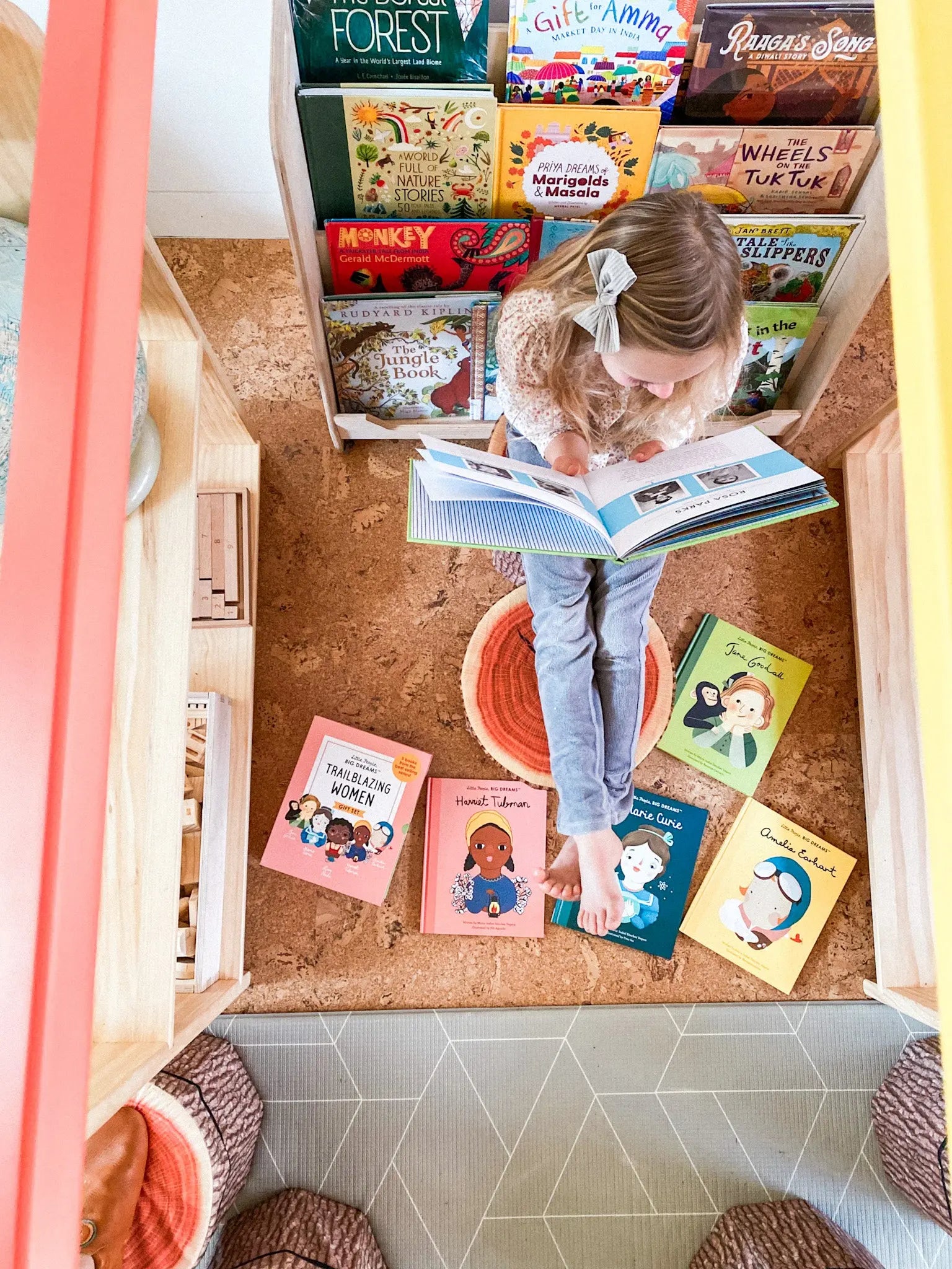 Aurora Waldorf Playstand Imaginative Playarch kinderhuis