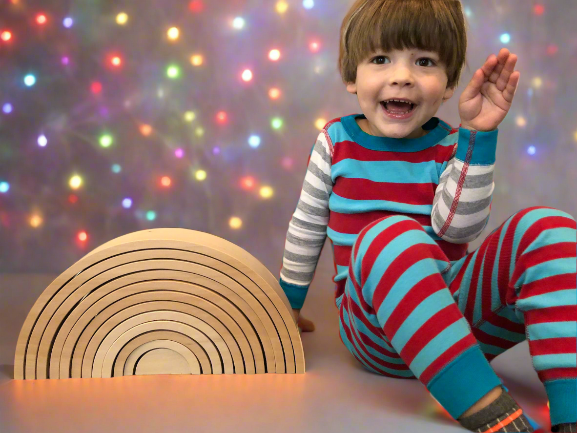 Natural wood rainbow stacker kinderhuis